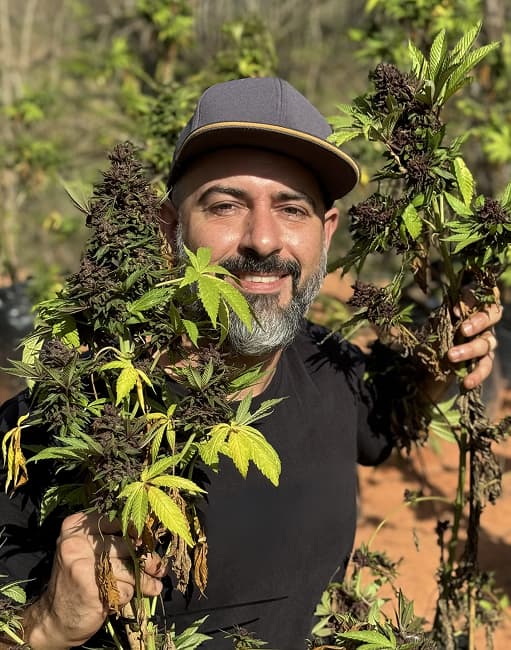Retrato fotográfico de Renato de Traglia Tonini, líder científico da Cannabreed